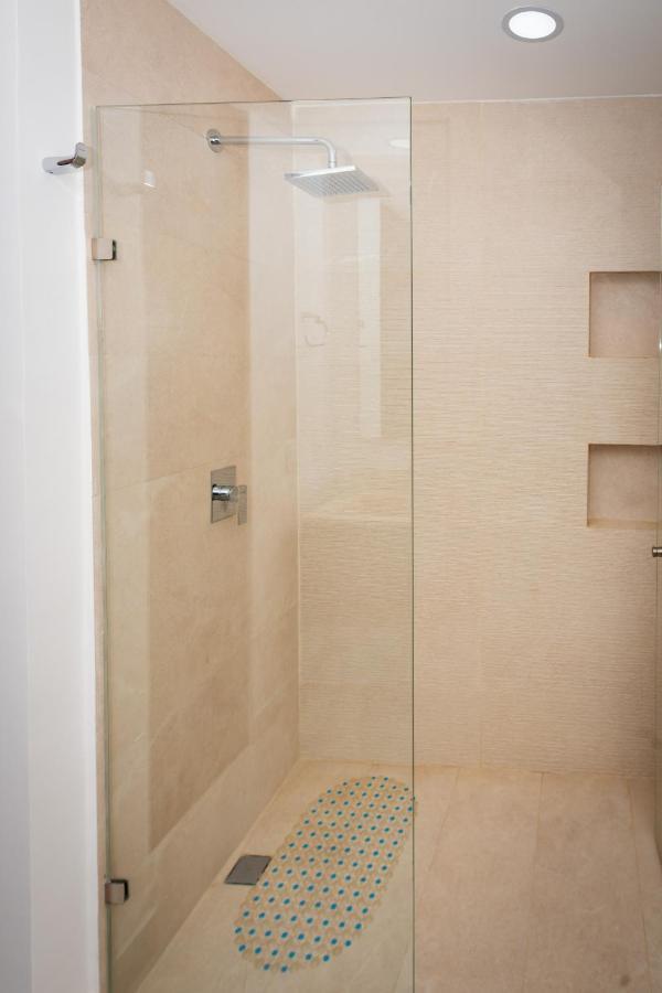 Aloja Oceanview In The Hotel Zone Cancun Luaran gambar